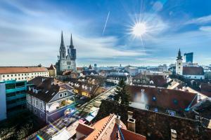 Nespecifikovaný výhled na destinaci Záhřeb nebo výhled na město při pohledu z apartmánu
