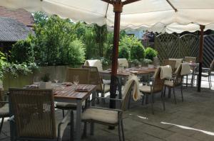 Restaurace v ubytování Mayers Waldhorn - zwischen Reutlingen und Tübingen