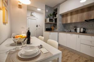 Kuchyň nebo kuchyňský kout v ubytování L&L Leisure Apartments Plitvice