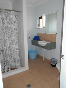 Phòng tắm tại TI Motel Torres Strait