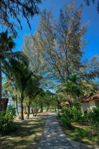 Ein Garten an der Unterkunft Frangipani Langkawi Resort