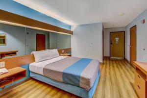 Postel nebo postele na pokoji v ubytování Motel 6-Sutherlin, OR