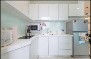 Kuhinja ili čajna kuhinja u objektu Penang Studio Suite in Georgetown