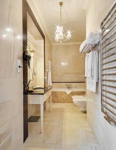 Kúpeľňa v ubytovaní Hotel Koronny