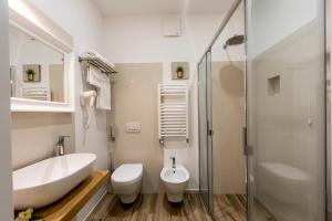 Kúpeľňa v ubytovaní Il Parco dei Poeti B&B + 24 fotografií