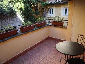 Rõdu või terrass majutusasutuses Top Floor Navona