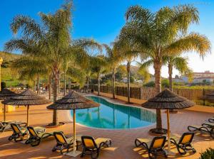 Πισίνα στο ή κοντά στο LuzBay Pool Apartments +32 φωτογραφίες