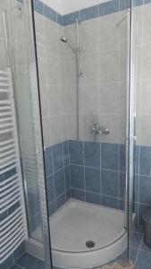 Ett badrum på Villa Finiki Messinia upstairs