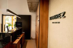 Ramirez Flats Valencia的证书、奖牌、标识或其他文件