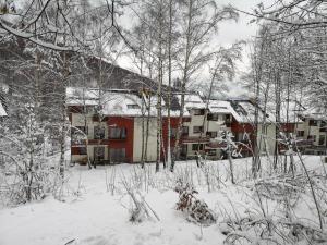 Obiekt Między Nami Apartamenty zimą