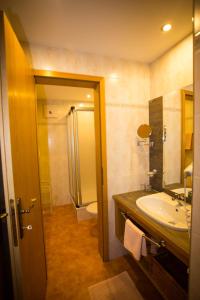 Koupelna v ubytování Haus Enzian + 26 fotografií