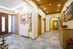 Foto dalla galleria di Frühstückspension Rötelstein a Ramsau am Dachstein Altre 43 foto