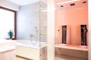 Koupelna v ubytování Valschena Appartements + 37 fotografií