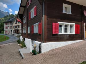 Φωτογραφία από το άλμπουμ του Glärnisch Blick σε Hinterdorf