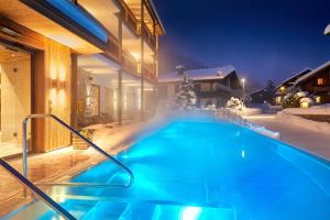 Piscina di Hotel Sonnenspitze o nelle vicinanze