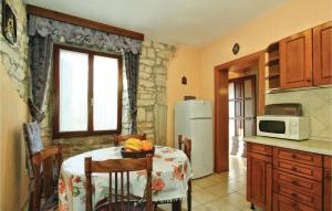 Kuchyň nebo kuchyňský kout v ubytování Mugeba 3 bedroom accommodation