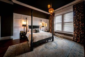 Säng eller sängar i ett rum på Manor House Lindley