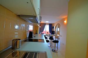Kuchyňa alebo kuchynka v ubytovaní Ferienwohnung Paraiso 2 Costa Calma Meerblick