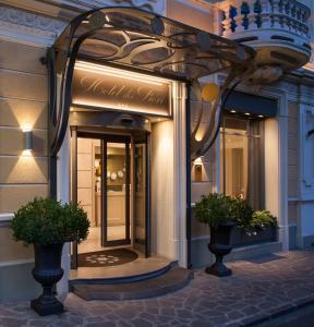 החזית או הכניסה של Hotel Dei Fiori Restaurant - Meeting & Spa