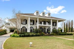 The Plantation House Boutique Inn