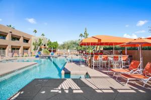 Bassein majutusasutuses Scottsdale Parkview või selle lähedal