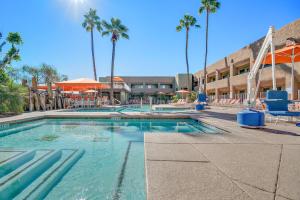 Bassein majutusasutuses Scottsdale Parkview või selle lähedal