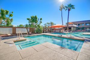 Bassein majutusasutuses Scottsdale Parkview või selle lähedal