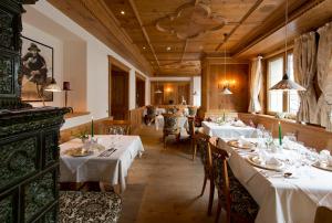 Reštaurácia alebo iné gastronomické zariadenie v ubytovaní Alpenresort Fluchthorn