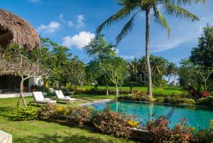 Vườn quanh Villa Arcadia