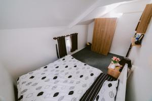 Postel nebo postele na pokoji v ubytování BKV Homestay