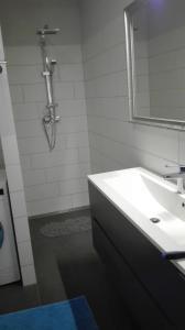 Phòng tắm tại Apartament osiedle Burco