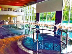 The swimming pool at or close to Jenny home