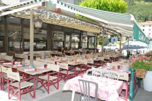 シストロンにあるGrand Hôtel du Coursのギャラリーの写真