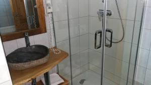 Koupelna v ubytování Almhaus Blümel