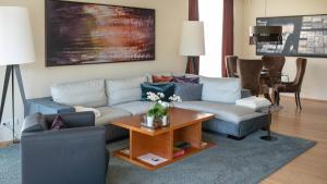 Televisyen dan/atau pusat hiburan di Geinberg5 Private Spa Villas