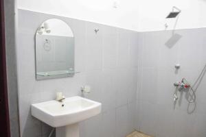 Koupelna v ubytování Sigiriya Mana B&B + 37 fotografií