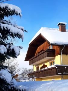 Haus Untermühle v zime