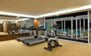 The fitness centre and/or fitness facilities at BE Resort Mactan