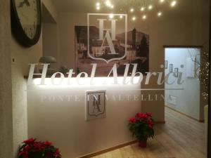 Foto dalla galleria di Hotel Albrici a San Bernardo