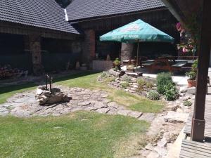 Vonkajšia záhrada v ubytovaní Penzion U dvojice