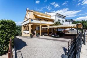 Budova, kde se apartmán nachází