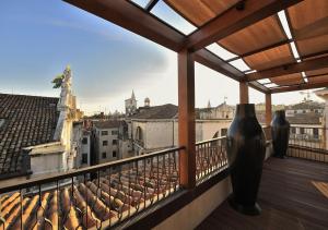 A balcony or terrace at Al Theatro Palace