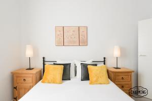Postel nebo postele na pokoji v ubytování Antiques Market - Apartamento de 3 dormitorios con Parking
