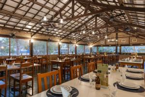 Restaurace v ubytování Pousada Rio Claro