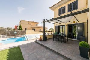 Gallery image of Chalet Colmenarejo Piscina Privada in Colmenarejo