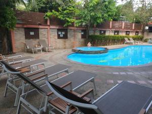 Bazén v ubytování Simple Life Resort Koh Tao nebo v jeho okolí