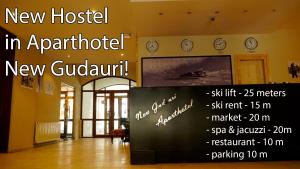 TV a/nebo společenská místnost v ubytování Hostel near ski lift