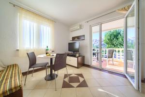 Μια τηλεόραση ή/και κέντρο ψυχαγωγίας στο Baška Point