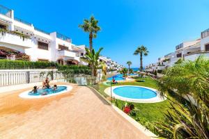 Bazén v ubytování Apartamento Azul Beach La Mata Playa nebo v jeho okolí