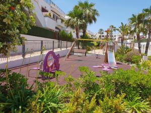 Herní místnost nebo prostor pro děti v ubytování Apartamento Azul Beach La Mata Playa